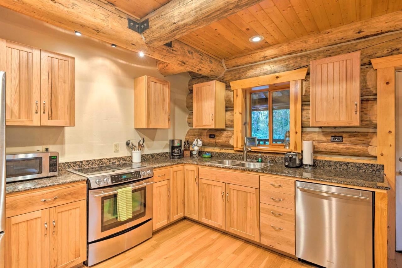 Riverfront Gold Bar Log Cabin Near Stevens Pass! Exterior photo