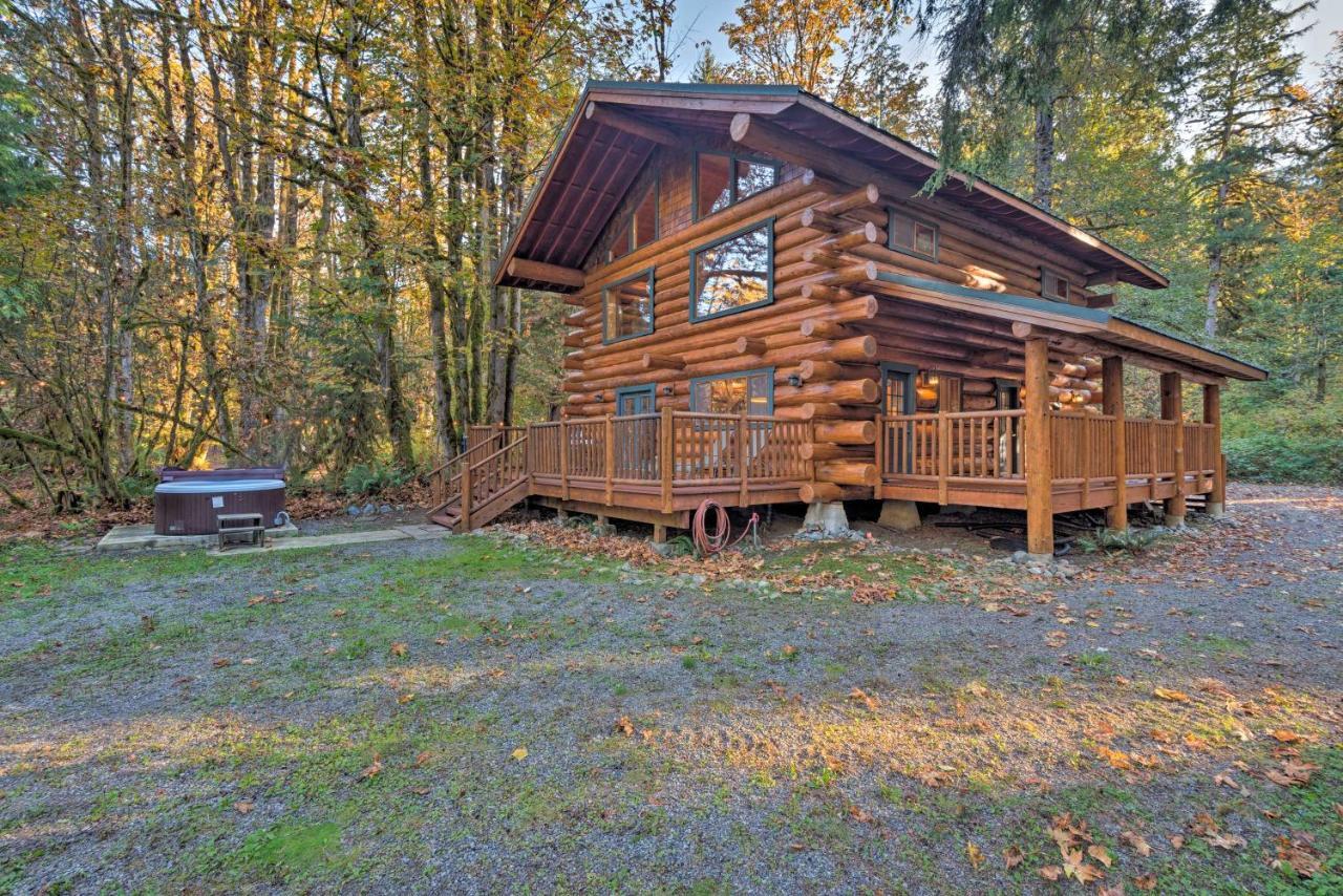 Riverfront Gold Bar Log Cabin Near Stevens Pass! Exterior photo