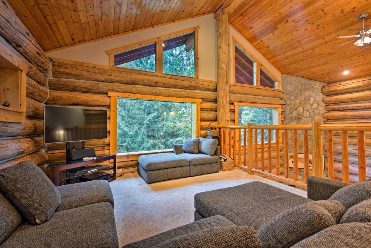 Riverfront Gold Bar Log Cabin Near Stevens Pass! Exterior photo