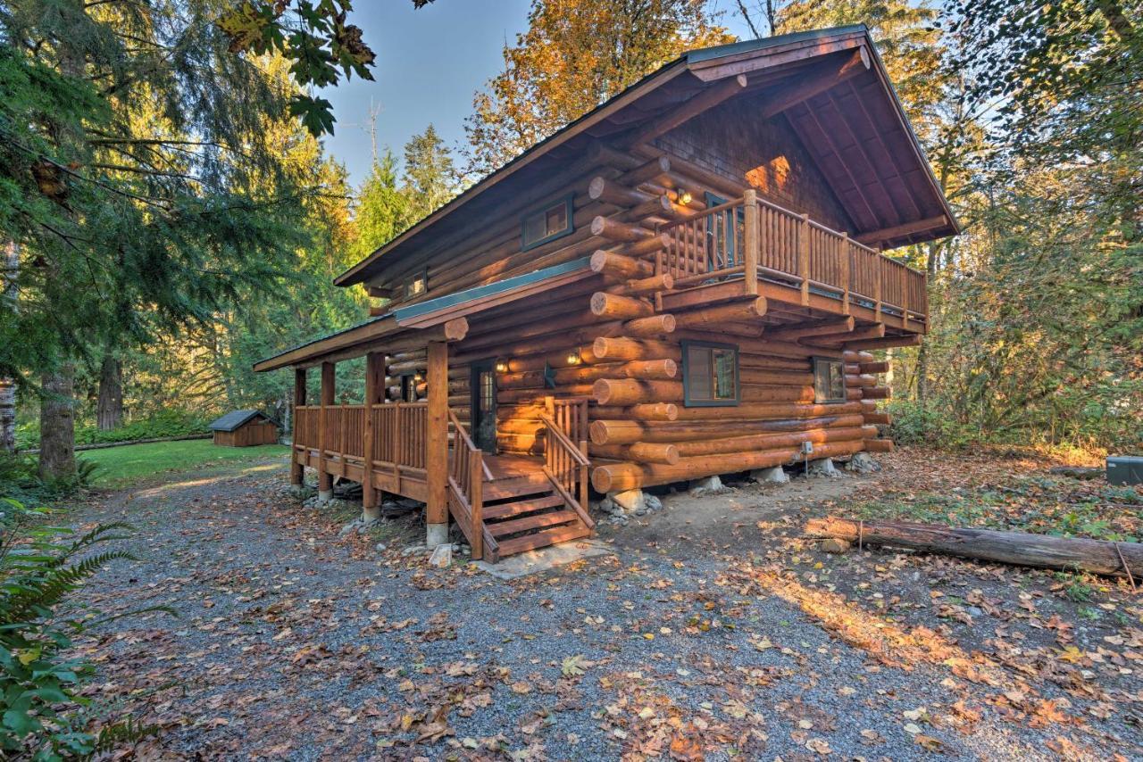 Riverfront Gold Bar Log Cabin Near Stevens Pass! Exterior photo