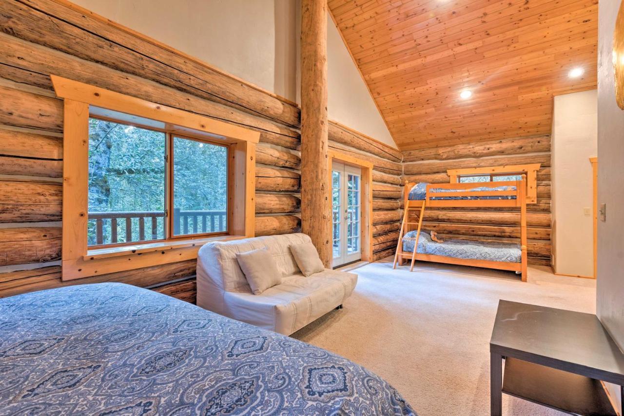 Riverfront Gold Bar Log Cabin Near Stevens Pass! Exterior photo