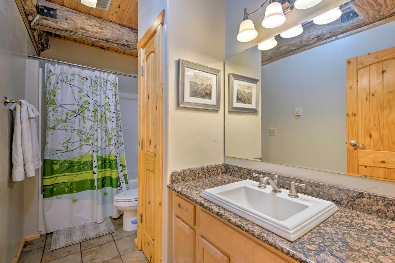 Riverfront Gold Bar Log Cabin Near Stevens Pass! Exterior photo